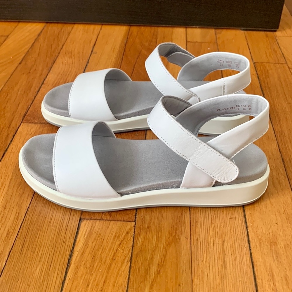Like-New Hotter Play White Leather Women’s Sandals - Size 10 - Picture 2 of 7